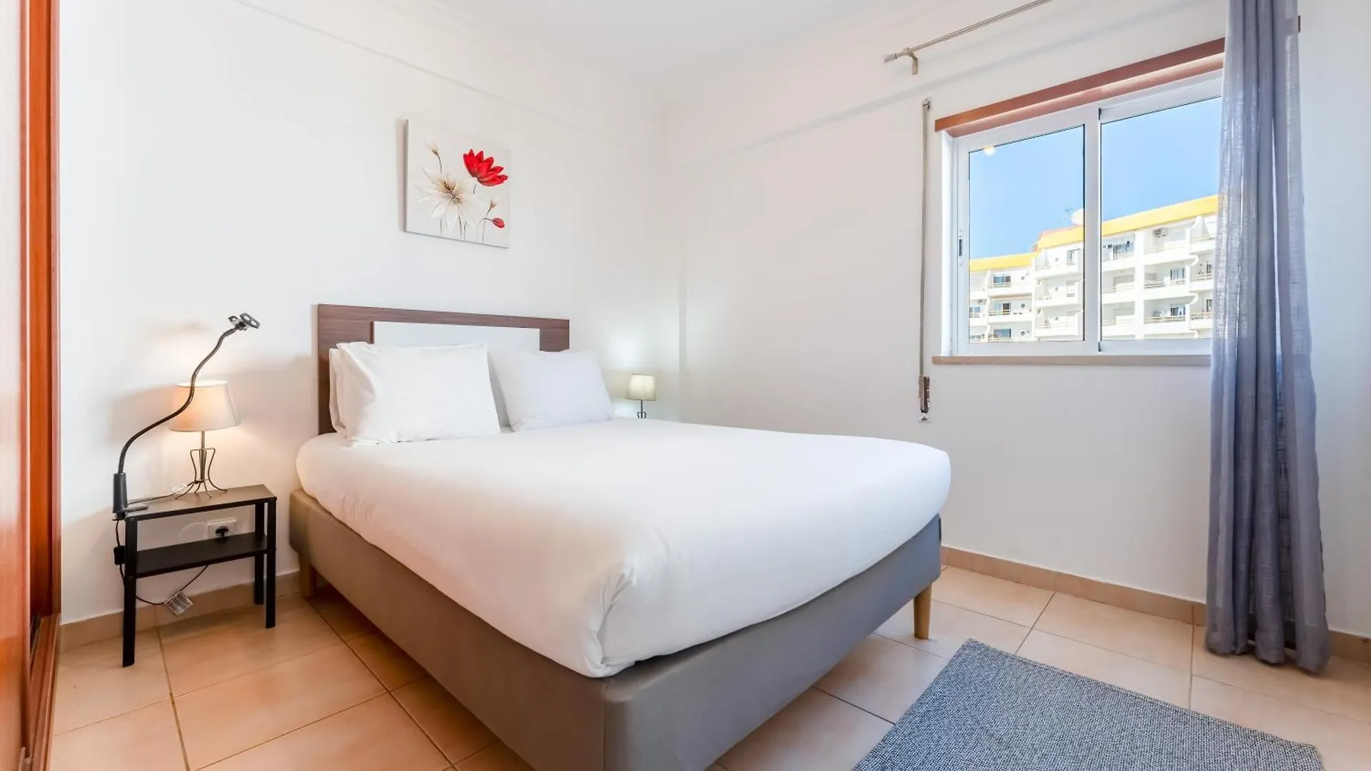 Sunny Retreat With Pool And Balcony By Lovelystay Albufeira